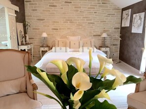 ห้องคอมฟอร์ทสำหรับสี่ท่าน, ปลอดบุหรี่ (Charme) | เครื่องนอนระดับพรีเมียม, เตียงเมมโมรีโฟม, ห้องพักตกแต่งอย่างมีเอกลักษณ์