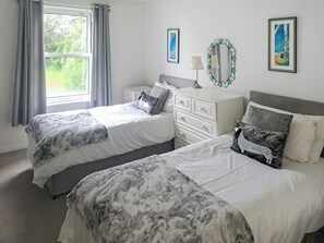 2 bedrooms, free WiFi, bed sheets - 2 bedroom accommodation in Maidencombe, near Torquay (Maidencombe, near Torquay)