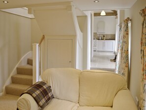 TV, fireplace - 1 bedroom accommodation in Laverton, near Ripon (Laverton, near Ripon)