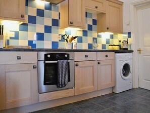 Hochstuhl, Kochgeschirr/Geschirr/Besteck