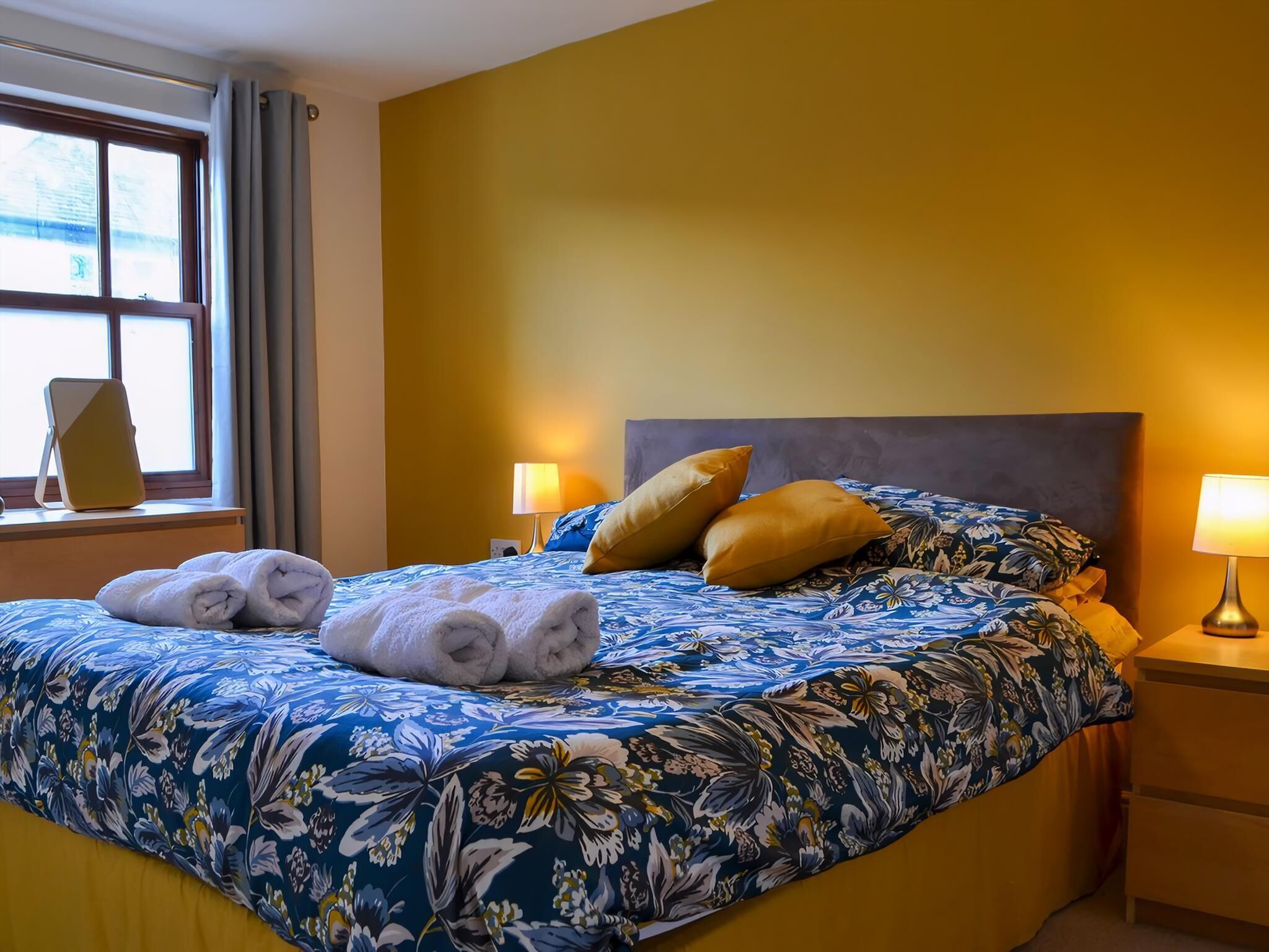 2 عدّة غرف نوم وواي فاي مجانًا وملاءات أسرّة