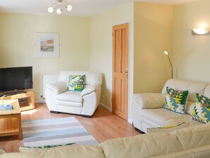 Living area - 4 bedroom accommodation in Crantock (Crantock)