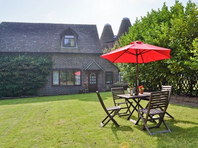 2 bedroom accommodation in Shipbourne, near Sevenoaks