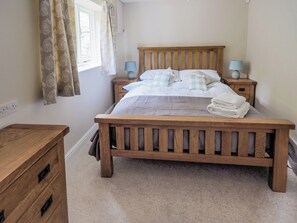 2 bedrooms, free WiFi, bed sheets - 2 bedroom accommodation in Fulbeck, near Grantham (Fulbeck, near Grantham)