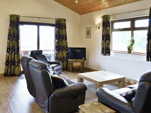 Living area - 3 bedroom accommodation in Burgh le Marsh, near Skegness (Burgh le Marsh, near Skegness)