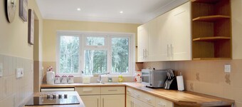 3 bedroom accommodation in Sturminster Marshall, near Wimborne