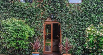 This family cottage is an ideal touring base for the Wye Valley and River Usk.