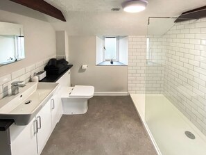 Towels - 1 bedroom accommodation in Treligga, near Port Isaac (Treligga, near Port Isaac)