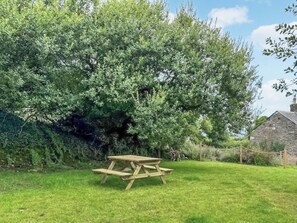 Outdoor dining - 1 bedroom accommodation in Treligga, near Port Isaac (Treligga, near Port Isaac)