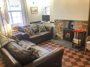 Fireplace - 3 bedroom accommodation in Staithes, near Whitby (Staithes, near Whitby)