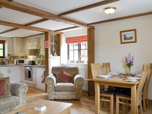 Dining - 2 bedroom accommodation in East Meon, Petersfield (East Meon, Petersfield)