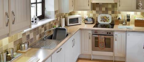Dishwasher, cookware/dishes/utensils, freezer