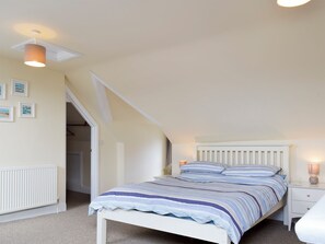 4 bedrooms, free WiFi, bed sheets