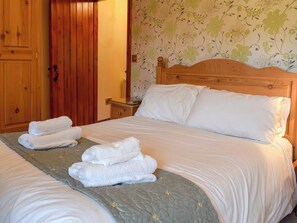 3 多间卧室、免费 WiFi、床单