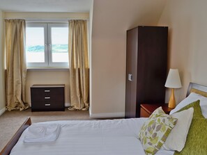 2 bedrooms, free WiFi, bed sheets - 2 bedroom accommodation in Oban (Oban)