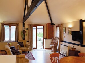 Living area - 1 bedroom accommodation in Surlingham (Surlingham)