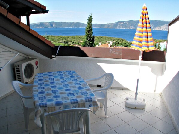 Studio Apartment | 陽台