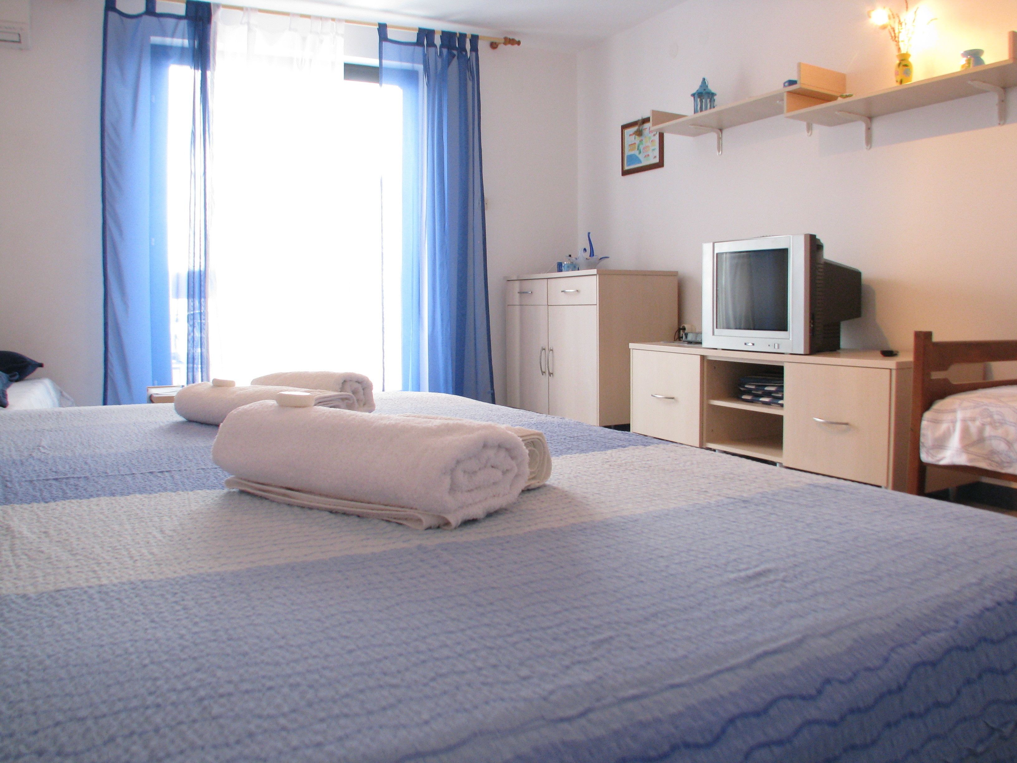 Wifi gratis y ropa de cama 