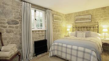 4 bedrooms, free WiFi, bed sheets