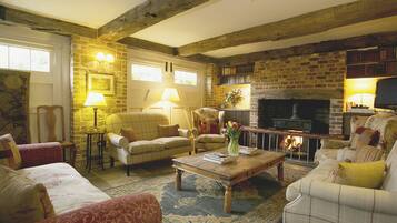 TV, fireplace, Netflix, streaming services