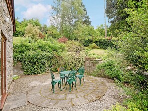 Outdoor dining - 1 bedroom accommodation in Lurkenhope, near Knighton (Lurkenhope, near Knighton)