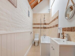 Towels - 1 bedroom accommodation in Arlingham, near Frampton-on-Severn (Arlingham, near Frampton-on-Severn)