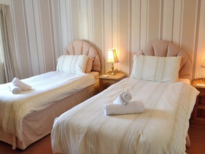 3 bedrooms, free WiFi, bed sheets