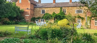 4 bedroom accommodation in Harlaxton, near Grantham