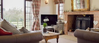 2 bedroom accommodation in Moreton Paddox