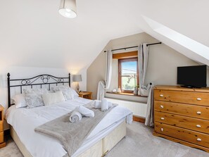 3 室のベッドルーム、WiFi (無料)、ベッドシーツ