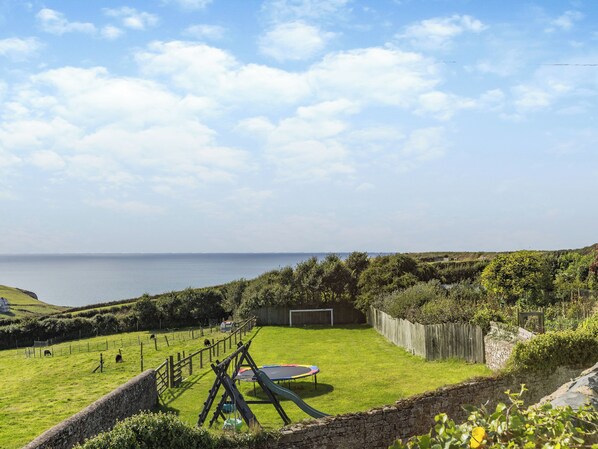 Property grounds - 3 bedroom accommodation in Hartland Point (Hartland Point)