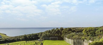3 bedroom accommodation in Hartland Point