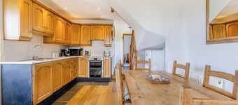 3 bedroom accommodation in Hartland Point