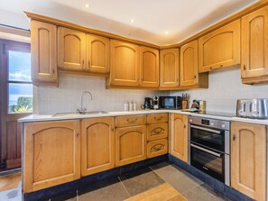 Dishwasher, high chair - 3 bedroom accommodation in Hartland Point (Hartland Point)