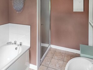 Towels - 1 bedroom accommodation in Doccombe, near Dunsford (Doccombe, near Dunsford)