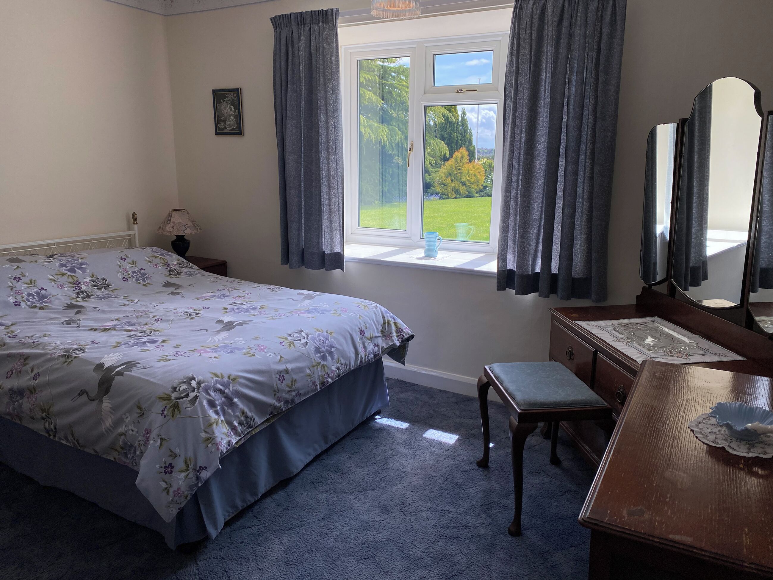 2 bedrooms, bed sheets