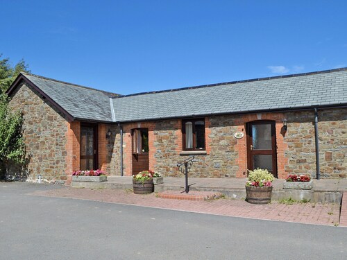 2 bedroom accommodation in Parkham, near Bideford