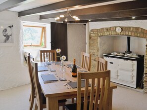Dining - 3 bedroom accommodation in Zelah, near Perranporth (Zelah, near Perranporth)