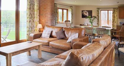 4 Schlafzimmer Unterkunft in Crimscote, near Newbold