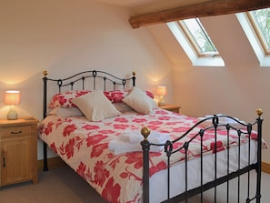 4 bedrooms, free WiFi, bed sheets