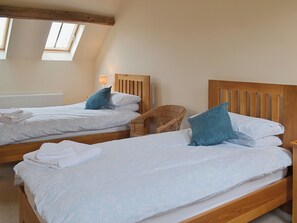 4 bedrooms, free WiFi, bed sheets