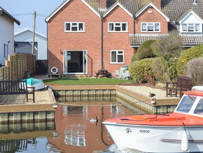 Exterior - 3 bedroom accommodation in Wroxham (Wroxham)