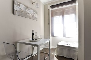 Dining - Relax on a Roof Terrace of a Cosy Flat near the Pantheon (Roma)