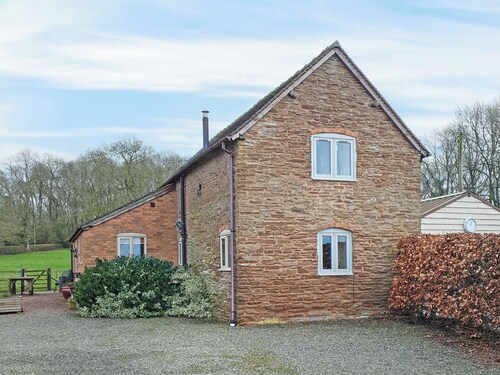 2 bedroom accommodation in Middleton-on-the-Hill, near Leominster
