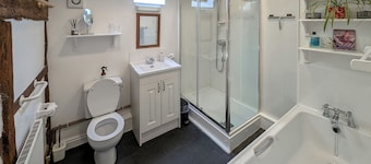 2 bedroom accommodation in Middleton-on-the-Hill, near Leominster