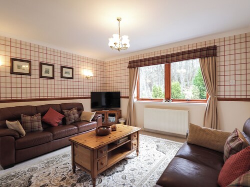 3 bedroom accommodation in Gorstan, near Garve