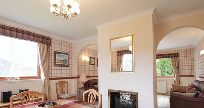 3 Schlafzimmer Unterkunft in Gorstan, near Garve