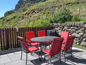Outdoor dining - Ysgubor Uchaf - 29517 (Arthog, near Fairbourne)