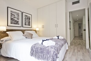 2 bedrooms, iron/ironing board, free WiFi, bed sheets