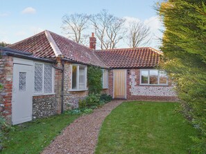 Exterior - 3 bedroom accommodation in Wiveton, near Cley next the Sea (Wiveton, near Cley next the Sea)